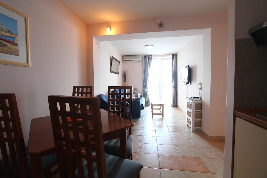Aparthotel Castrum Novum Novigrad (Istria) Bilik gambar